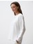 Beyaz Bisiklet Yaka Uzun Kollu Oversize Sweatshirt 3