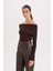 Fitted Omuzu Açık Fitilli Kaşkorse Bluz E0245AX24WN 3