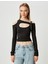 Uzun Kollu Tişört Crop Pencere Detaylı Kemerli 3
