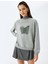 x Şahika Ercümen - Nakış Detaylı Baskılı Uzun Kollu Oversize Sweatshirt 1