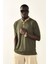 Yaka Detaylı T-Shirt 4