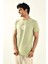 Papatya Nakış Detaylı Bisiklet Yaka T Shirt 1