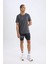 DeFactoFit Slim Fit Dar Kesim Sporcu Dokuma Şort Z2147AZ25SP 1