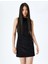 Bisiklet Yaka Kolsuz Slim Fit Mini Elbise 2
