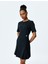 Aksesuar Detaylı Yuvarlak Yaka Kısa Kollu A Kesim Pileli Mini Elbise 2
