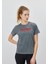 Kadın Kırmızı Nakış Detaylı Antrasit T-Shirt 4