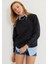 Kadın Siyah Renk Yıkamalı Eskitmeli Kısa Sweatshirt 3