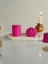 Iles Home Pembe 2 Li Çilek Kokulu Geometrik Mum ve Tabak Seti 1