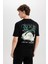 %100 Pamuk Rick and Morty Regular Fit Bisiklet Yaka Sırt Baskılı Kısa Kollu Tişört D5467AX25SP 1