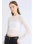 Fitted Dar Kesim Bisiklet Yaka Dantel Uzun Kollu Beyaz Bluz E4930AX25SP 1