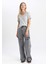 Kadın Gri Slim Fit Dar Kesim V Yaka Düz Basic %100 Pamuk Kısa Kollu Tişört B0647AXNS 2