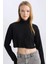 Coool Balıkçı Yaka Crop Top Basic Düz Fitilli Kaşkorse Uzun Kollu Tişört E1673AX24WN 1