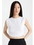 Slim Fit Dar Kesim Bisiklet Yaka Basic Düz Kolsuz Beyaz Tişört A9420AX24SP 1