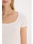 Slim Fit Dar Kesim Yuvarlak Yaka Basic Düz Fitilli Kaşkorse Kısa Kollu Çıtçıtlı Tişört E6579AX25SP 5