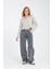Kadın V Yaka Çizgili Sweatshirt - Rahat ve Şık Günlük Giyim Seçeneği 2