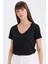 Regular Fit V Yaka Basic Düz Kısa Kollu Tişört W9204AZ25SP 1