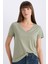 Regular Fit V Yaka Basic Düz Kısa Kollu Tişört W9204AZ25SP 1
