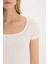 Slim Fit Dar Kesim Yuvarlak Yaka Basic Düz Fitilli Kaşkorse Kısa Kollu Çıtçıtlı Tişört E6579AX25SP 5