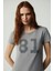 Sınce Kadın Regular Baskılı Taşlı Yuvarlak Yaka Açık Gri T-Shirt 4