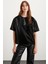 Felecıa Kadın Bisiklet Yaka Kısa Kollu Parlak Kaplamalı Kumaş Siyah T-shirt 1