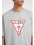 Guess Erkek Gri Üçgen Logolu T-Shirt 4