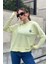 Kadın Fıstık Yeşil Uzun Kol, Yırtmaç Detaylı, Arma ve Yazı Detaylı, Kapüşonlu Sweatshirt Bluz 1