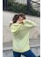 Kadın Fıstık Yeşil Uzun Kol, Yırtmaç Detaylı, Arma ve Yazı Detaylı, Kapüşonlu Sweatshirt Bluz 2