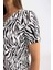 Regular Fit V Yaka Zebra Desenli Kısa Kollu Tişört Z6456AZNS 4