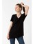 Viskon Yırtmaçlı V Yaka Regular T-Shirt 1