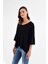 Kadın V Yaka ve Kolda Volan Detay Bluz 2
