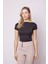 Kadın Kayık Yaka Büzgü Detaylı Hafif Parlak Likralı Tok Kumaş Kısa Kol Bluz Body-Siyah 2