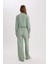 Wide Leg Cep Detaylı Standart Paça Krinkıl Kumaş Pantolon D8680AX25SP 5