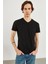 Erkek Nick Siyah V Yaka Slim Fit Basic Tişört 1