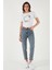 Pamuklu Standart Fit Yüksek Bel Dar Paça Kemerli Pantolon Bayan Pantolon 668YP4475 1