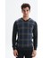 Erkek Slim Fit Likralı Akrilik Kumaş V Yaka Kareli Kazak K0KRO0860 1