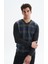 Erkek Slim Fit Likralı Akrilik Kumaş V Yaka Kareli Kazak K0KRO0860 2