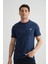 Esnek Pamuklu Standart Kalıp Minimal Logolu Erkek Açık Lacivert T-Shirt 1
