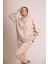 Muse Kadın Bej Oversize Kapüşonlu Sweatshirt – Rahat, Sıcak Tutucu ve Şık Günlük Kombinler Için 1