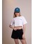 Delicate Kadın Beyaz Oversize Crop Tişört - %100 Pamuk Bisiklet Yaka, Ön ve Sırt Baskılı, Rahat Kesim, Şık ve Modern Tasarım 1