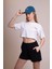 Delicate Kadın Beyaz Oversize Crop Tişört - %100 Pamuk Bisiklet Yaka, Ön ve Sırt Baskılı, Rahat Kesim, Şık ve Modern Tasarım 2