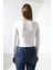 Uzun Kollu U Dantel Yaka Crop Kesim Basic Düz Kadın T-Shirt 21946 Beyaz 4