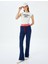 Kolej Baskılı Slim Fit Bisiklet Yaka Kolsuz Crop Tişört 2