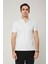Erkek Desenli Yakalı Beyaz Tshirt 1