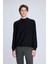 Siyah Regular Fit Jakarlı Yarım Balıkçı Yaka Sweatshirt 1