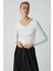 Modest Gıllıs Kadın Regular Fit Normal Kalıp Pamuklu V Yakalı Sıfır Kol Basic Beyaz Bluz 4