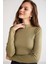 Modest Faye Kadın Kaplamalı Fitilli Görünümlü Polyester Dar Kesim Basic Haki Bluz 1