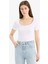 Slim Fit Dar Kesim Bisiklet Yaka Basic Düz Fitilli Kaşkorse Kısa Kollu Beyaz Tişört F0684AX25SP 1