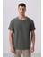Haki Yüzeyi Dokulu Rahat Form Basic Erkek T-Shirt - 88436 1