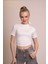 Muse Kadın Beyaz Kısa Kollu Yüksek Yaka Crop Body - Fit ve Rahat Basic Tişört 1