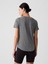 Kadın Gri GapFit Breathe T-Shirt 5